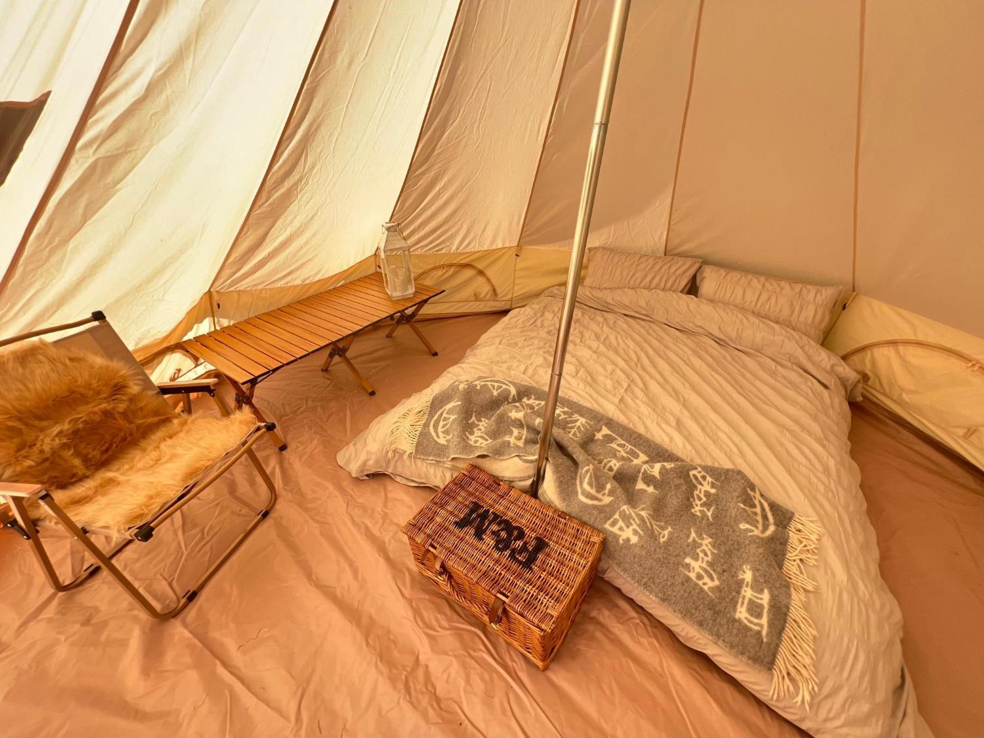 Bell Tent 4M And 7M Fossewold Cotswold Camping Moreton-in-Marsh Εξωτερικό φωτογραφία